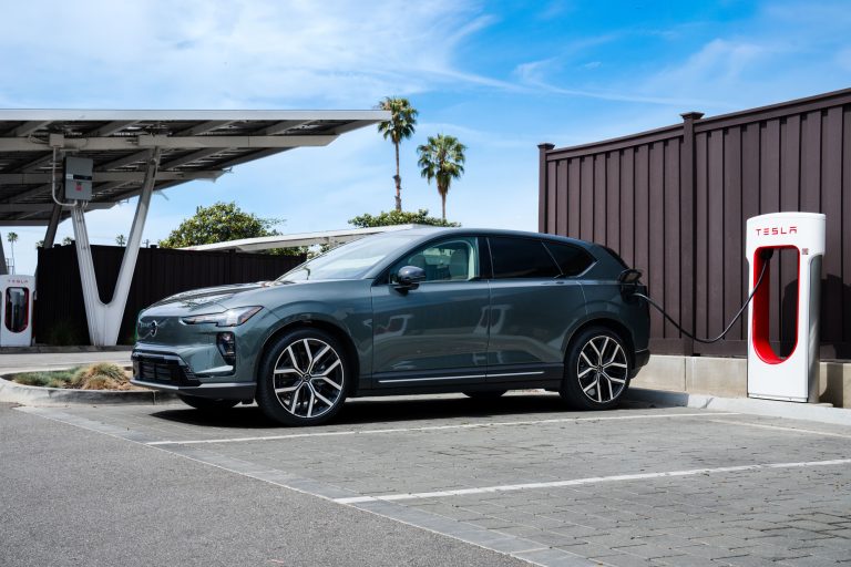 Volvo Cars Expands Fast Charging Access For EV Drivers With Tesla Superchargers