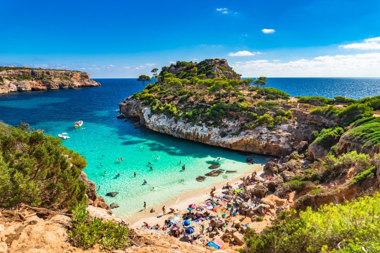 Jet2 Predicts Major August Bank Holiday Getaway as Hundreds of Thousands Head Overseas