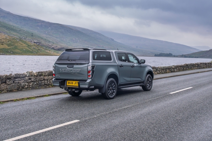 9337010-5350-isuzu-d-max-22-image-2-scaled.jpg
