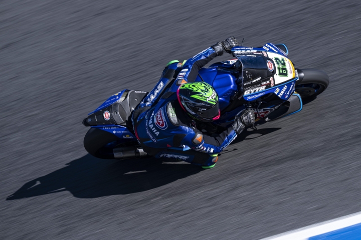 R11_Estoril_WorldSBK_2026_Friday_Manzi_Action_2-scaled.jpg
